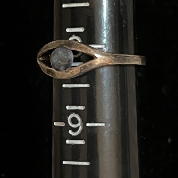 Vintage Semi Cut Sapphire Ring - Size 8 - Unique Openwork Setting - Picture 2 of 4